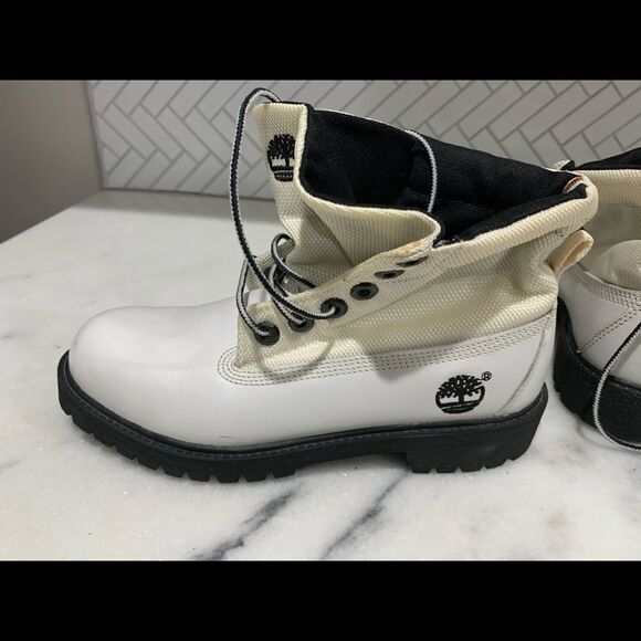 Timberland Shoes - Timberland leather white boots rollout top sz 5. Beautiful condition